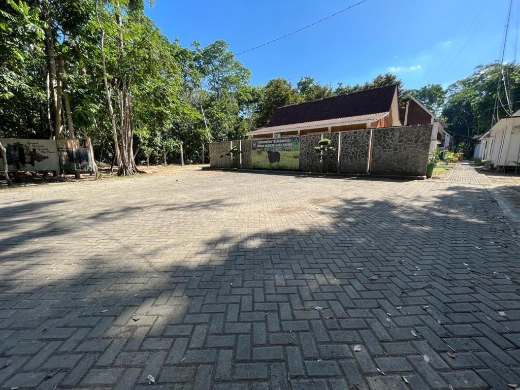 Capital O 92612 Penginapan D'Alas Purwo & Beachnearpadang Savana Sadengan Banyuwangi  Exterior foto