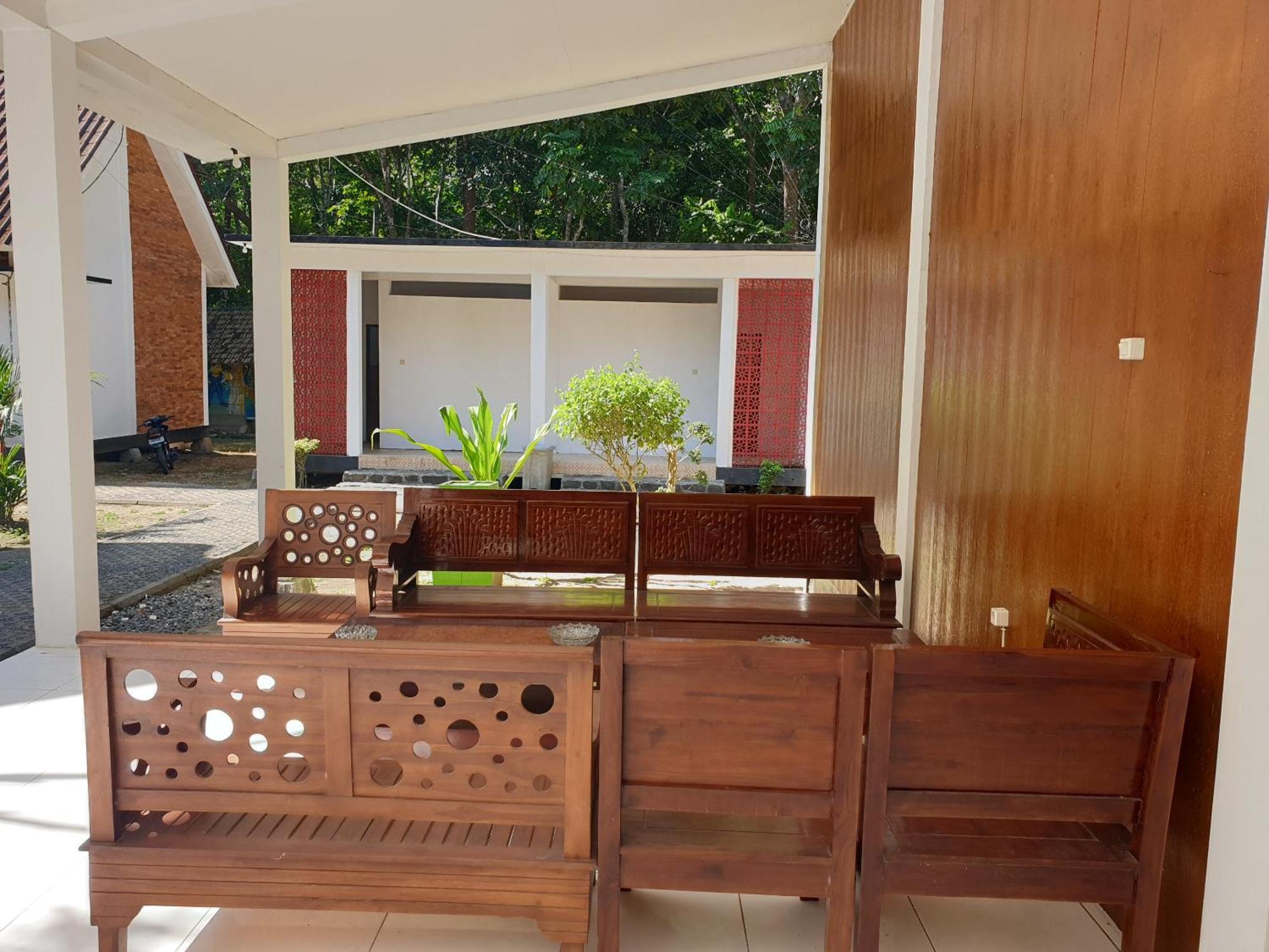 Capital O 92612 Penginapan D'Alas Purwo & Beachnearpadang Savana Sadengan Banyuwangi  Exterior foto